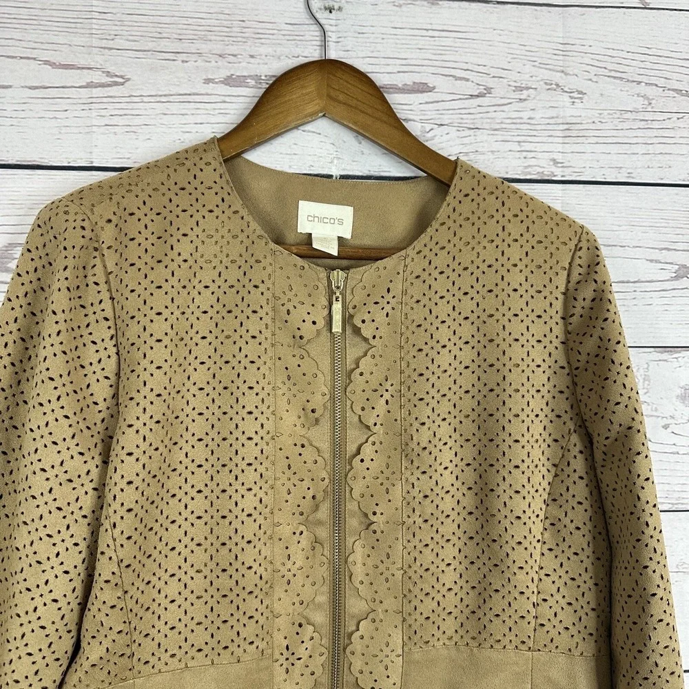 Chicos excellent used